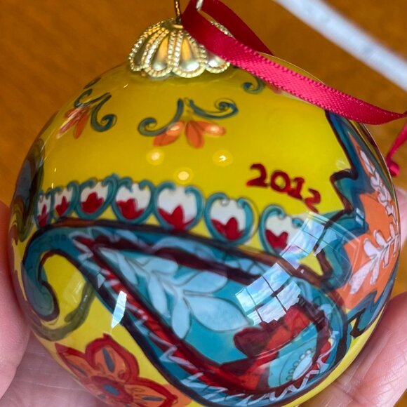 Vera Bradley Christmas Ornaments Provençal pattern, 3 per box (4 available) - Picture 4 of 7